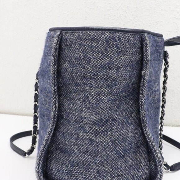 Chanel Medium Deauville Shopping Tote Bag - Picture 3 of 16